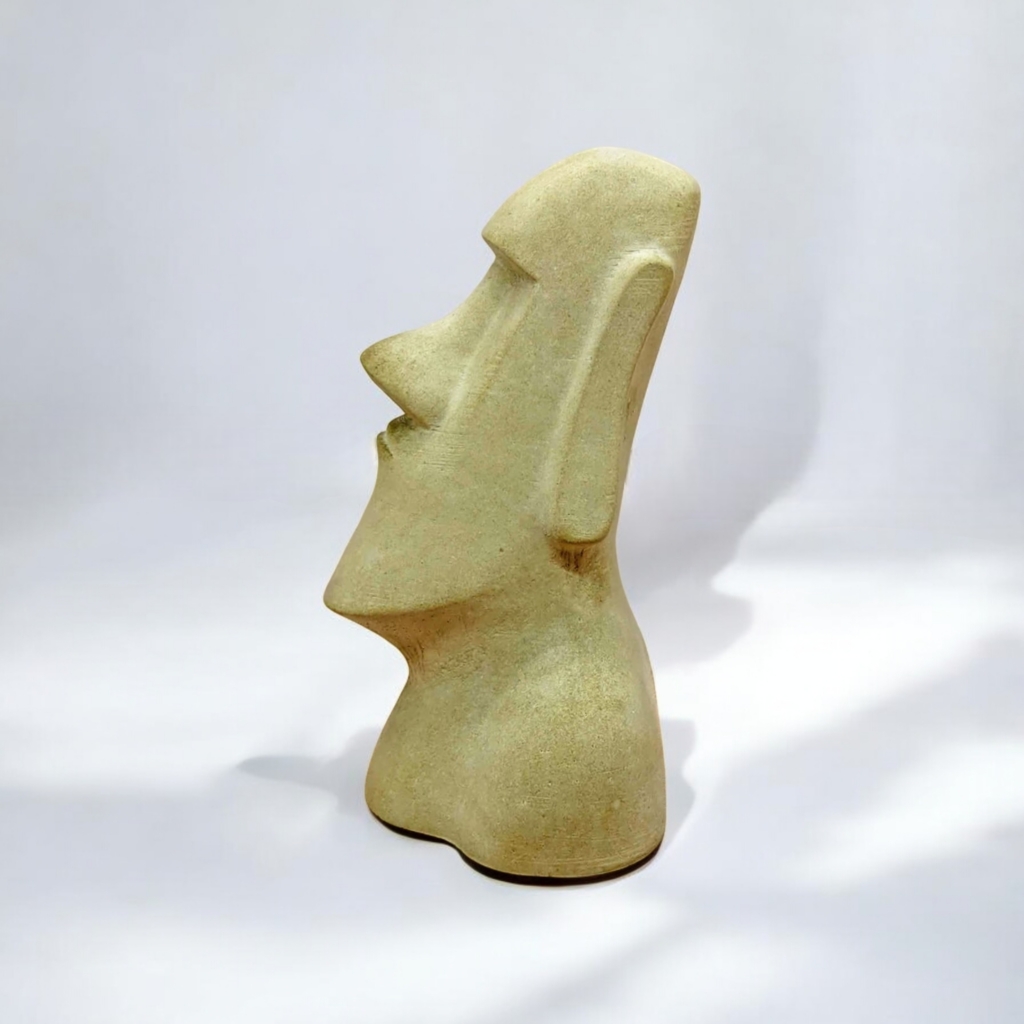 Moai Kopf Mystische Beton Skulptur mit kultureller Bedeutung aus