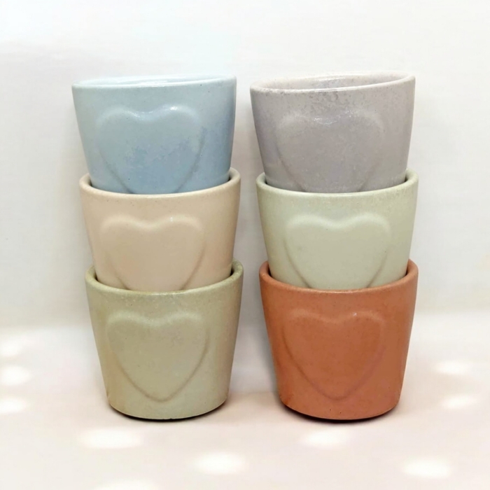 Töpfchen mit Herz aus Beton