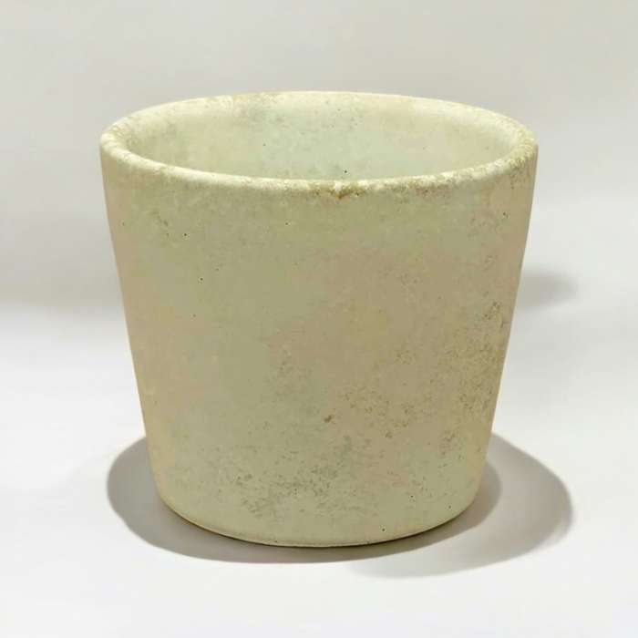 Töpfchen mit Herz aus Beton