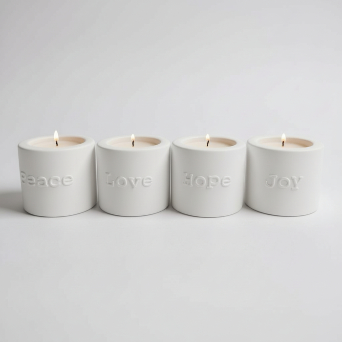 Moderne Betondekoration: Entdecke Kerzenhalter mit Schriftzug aus Beton in unserem Shop Kerzenhalter mit Schriftzug aus Beton