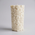 Weiteres Bild von Große Stumpenkerze Ornament-Relief aus Sojawachs