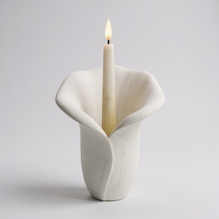 Trendige Betonaccessoires: Finde Calla Lilie als Kerzenhalter o. Vase aus Beton online Calla Lilie als Kerzenhalter o. Vase aus Beton